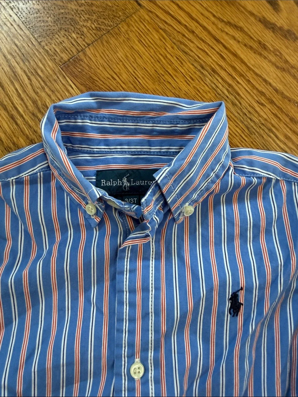 Boy’s Ralph Lauren Button Up/Button Down Shirt. Size 3/3T. Like New Condition.